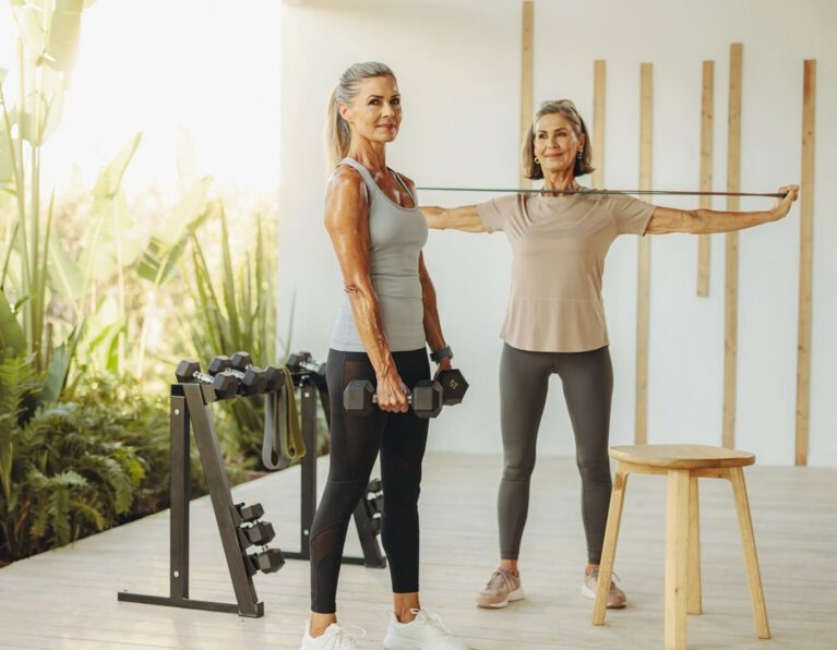 Cycle-Based Training in Perimenopause: What the Evidence Actually Shows, illustrated guide for women 40+ on Her Daily Fit